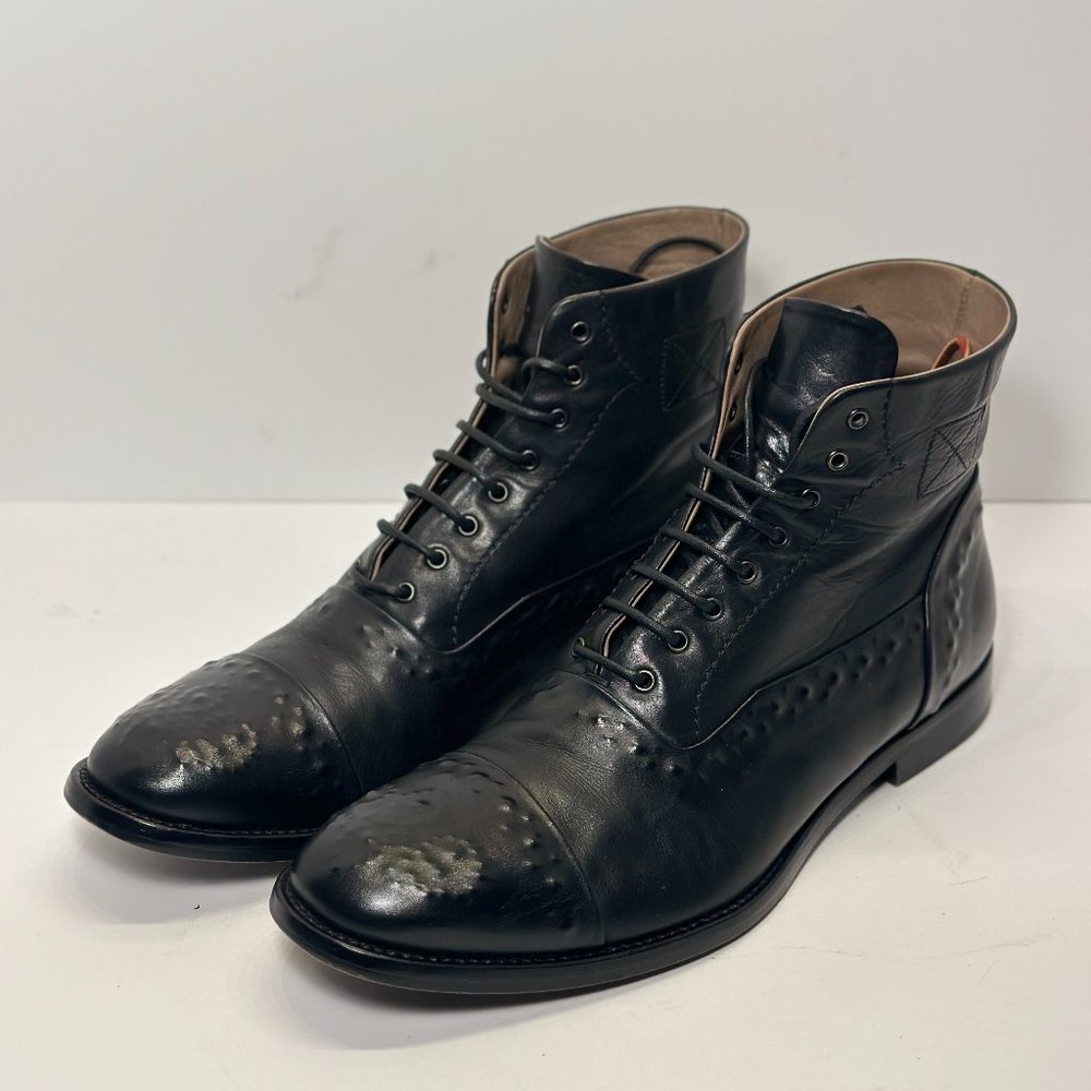 ALEXANDER McQUEEN MEN LACED UP BOOTS